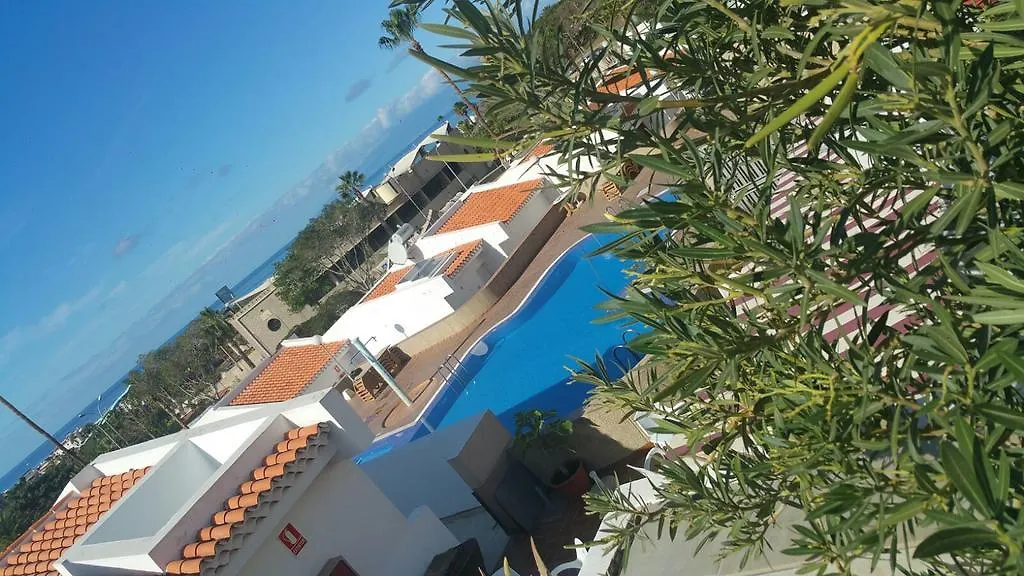 Sunny Terrace Apartment - Island Village 阿德耶
