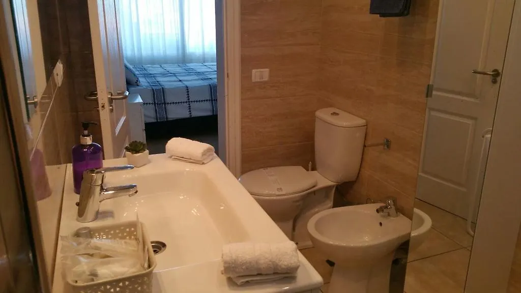 Sunny Terrace Apartment - Island Village 阿德耶