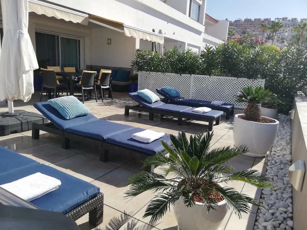 Sunny Terrace Apartment - Island Village 阿德耶