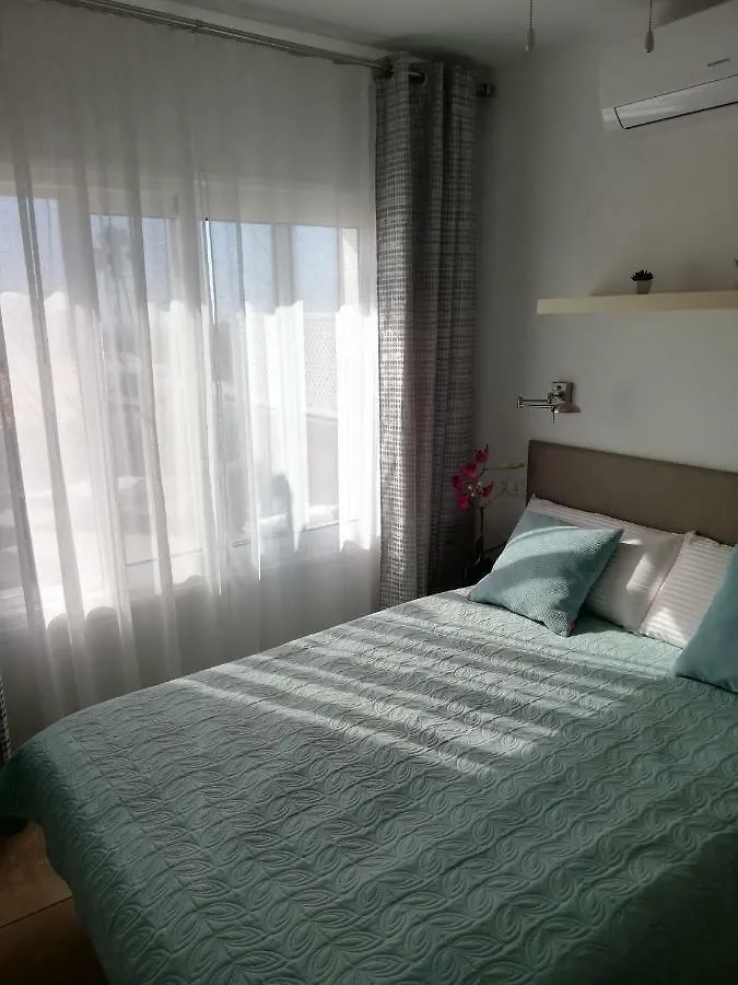 Sunny Terrace Apartment - Island Village 阿德耶 0*,